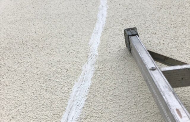 東京都立川市　外壁塗装工事　下地処理　ひび割れ補修