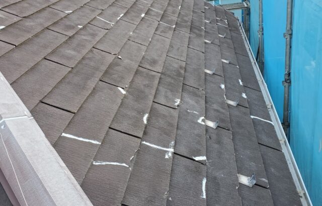 東京都国分寺市　屋根塗装工事　シーリング補修・棟包み板金の釘打ち