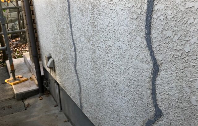 東京都国分寺市　M様邸　外壁塗装工事　クラック補修　Vカット