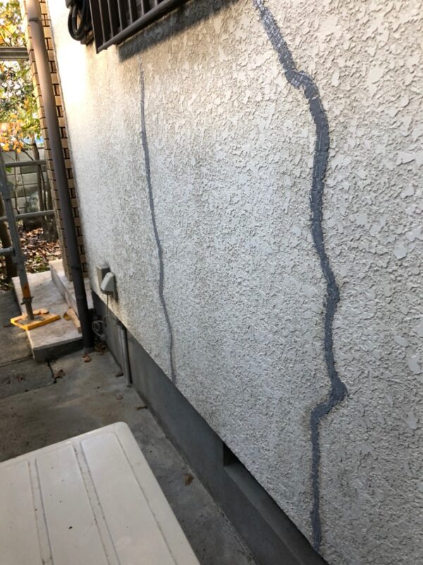 東京都国分寺市　M様邸　外壁塗装工事　クラック補修　Vカット