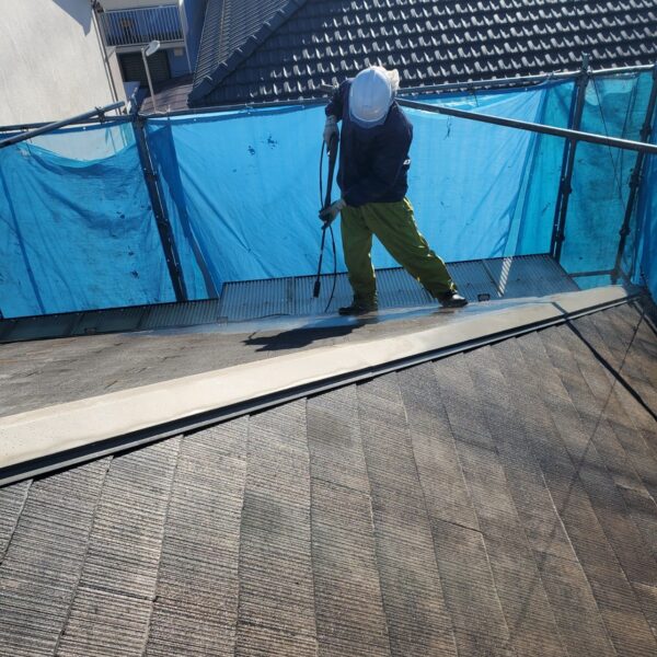 東京都立川市　H様邸　屋根塗装工事　施工前～高圧洗浄作業