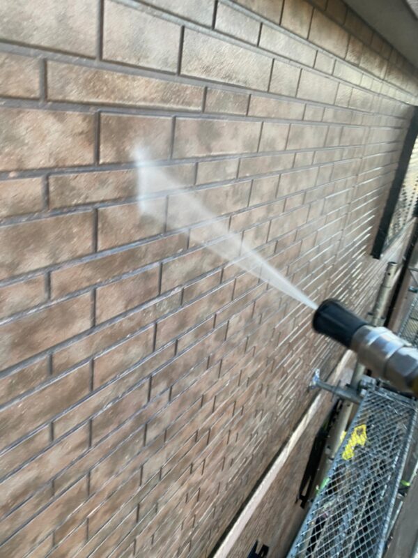 東京都立川市　Y様邸　屋根・外壁塗装工事　下地処理　高圧洗浄作業