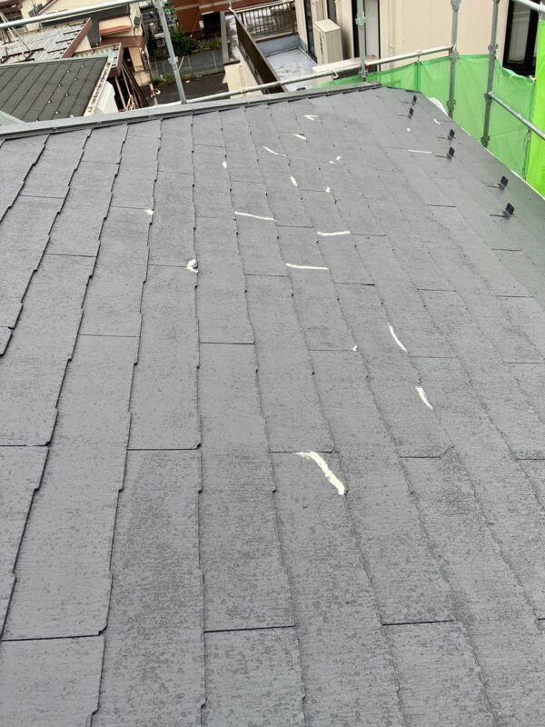 東京都国分寺市　O様邸　屋根塗装工事　下地処理　クラック補修