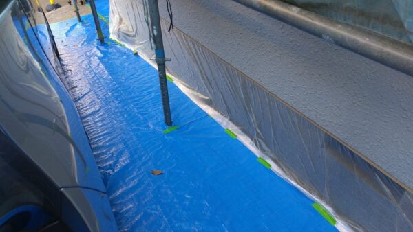 東京都国立市　M様邸　屋根塗装　外壁塗装工事　養生作業