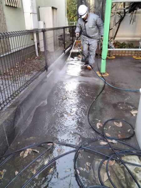 東京都立川市　K様邸　外壁塗装工事　下地処理　高圧洗浄作業