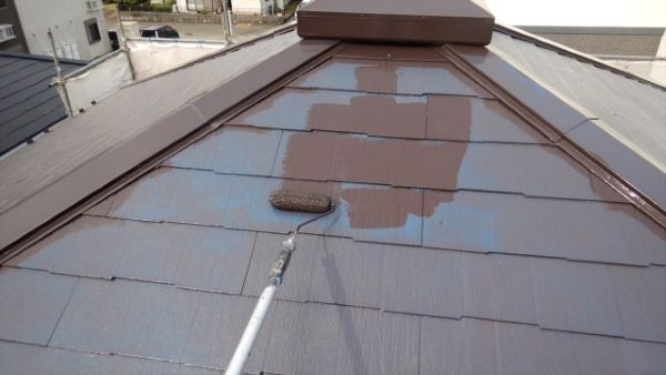 屋根が割れる原因とは？対処方法や放置した場合のリスクについて解説