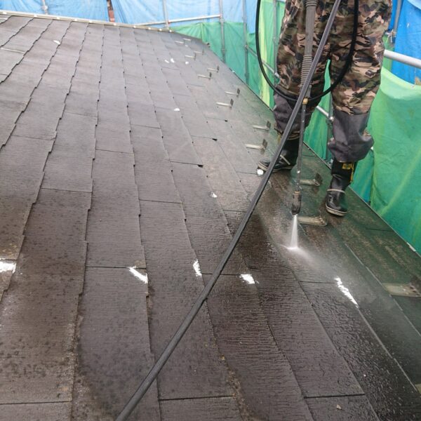 東京都立川市　F様邸　屋根塗装工事　下地処理　高圧洗浄