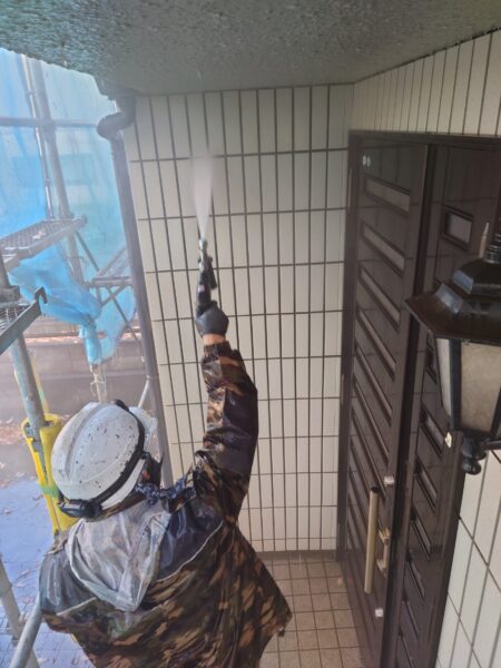 東京都立川市　I様邸　屋根塗装　外壁塗装工事　高圧洗浄作業