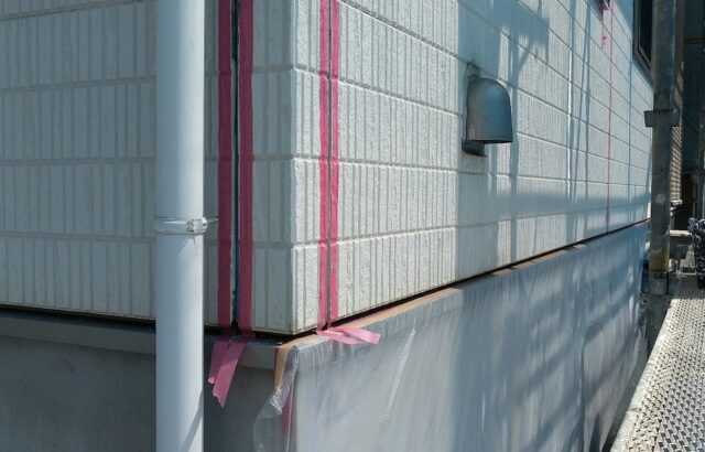 東京都国分寺市　S様邸　外壁塗装・屋根カバー工事　外壁目地のコーキング打ち替え