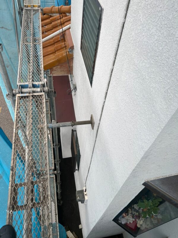 東京都国分寺市　M様邸　屋根・外壁塗装工事　塗装工事で欠かせない足場を設置しました