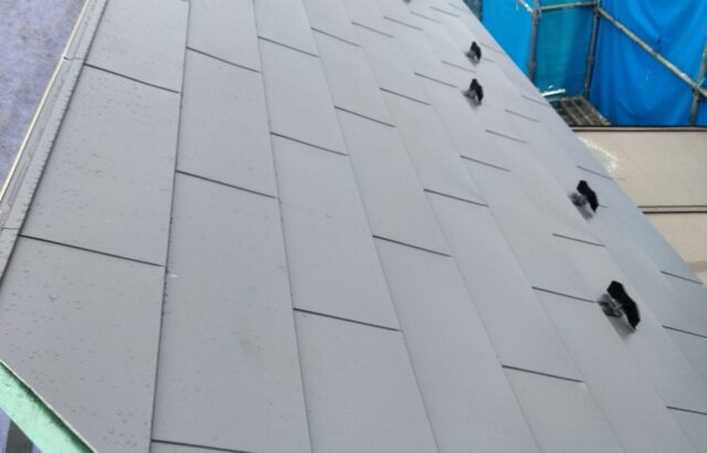 東京都立川市　O様邸　屋根葺き替え工事　新しい屋根材を設置しました