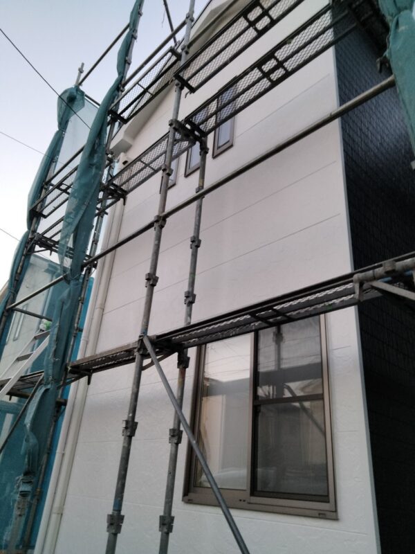 東京都立川市　M様邸　外壁塗装工事　下塗り～中塗り～上塗り　それぞれの役割は？