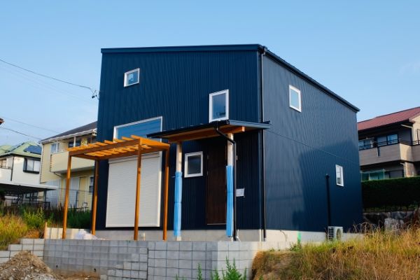 庇とはどこのこと？種類や素材などを紹介