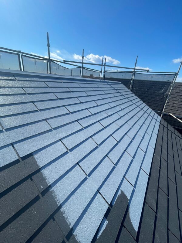 東京都立川市　T様邸　屋根塗装工事　まずは下塗りからスタート！