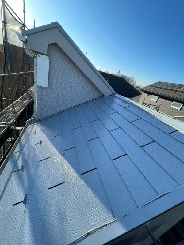東京都立川市 T様邸 屋根塗装工事 まずは下塗りからスタート!