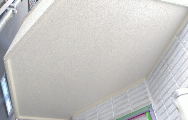 東京都国分寺市　F様邸　外壁塗装工事　軒天塗装は建物の劣化防止のために不可欠