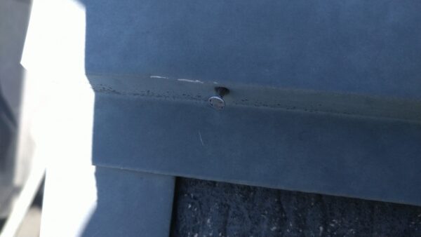 東京都国分寺市　F様邸　屋根塗装工事　棟板金補修　安全性を高めるために釘の打ち直しをおこないました！