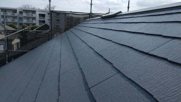 東京都国分寺市　F様邸　屋根塗装工事　最終工程の上塗りをおこない施工完了！