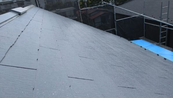 東京都国分寺市 F様邸 屋根塗装工事 最終工程の上塗りをおこない施工完了!
