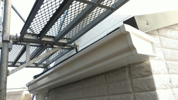 東京都国分寺市 F様邸 外壁塗装工事 付帯部塗装 雨樋の塗装をしないとどうなる?