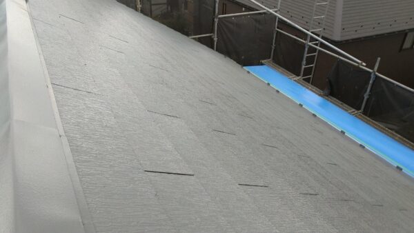 東京都国分寺市　F様邸　屋根塗装工事　中塗り塗装の役割とは？