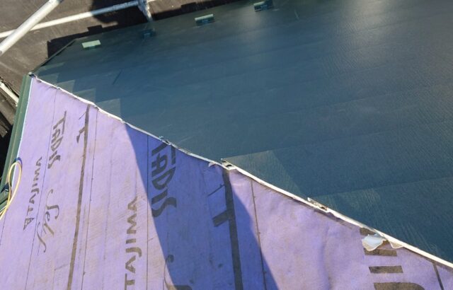 東京都国分寺市　M様邸　屋根カバー工法　新しい屋根材を設置しました！