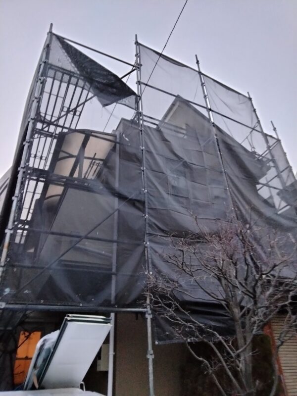 東京都立川市 K様邸 屋根塗装・外壁塗装工事 足場解体時に気を付けることは?