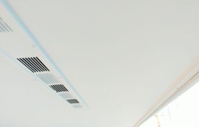 東京都国分寺市　S様邸　外壁塗装工事　付帯部塗装　雨樋と軒天の役割とは？