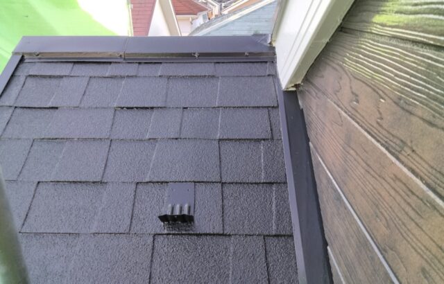 東京都国立市　Y様邸　屋根塗装工事　上塗りを終えて美しい仕上がりへ