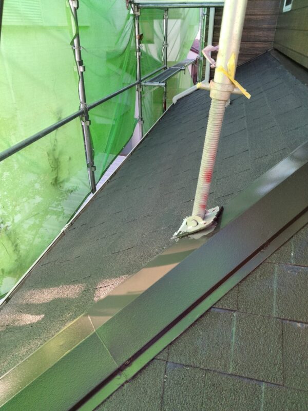 東京都国立市 Y様邸 屋根塗装工事 上塗りを終えて美しい仕上がりへ