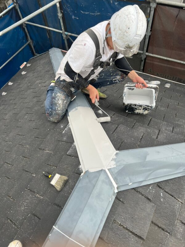 東京都武蔵村山市 F様邸 屋根塗装工事 鉄部の錆止め塗装の重要性