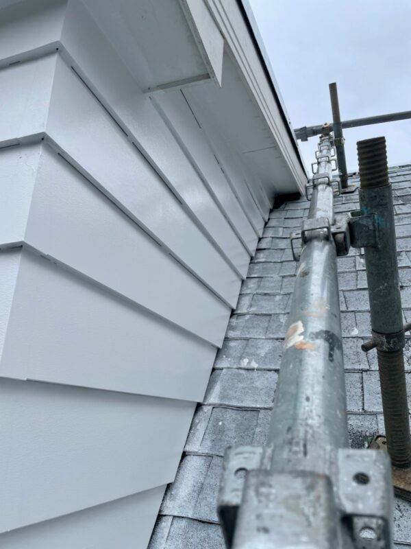東京都国分寺市 K様邸 外壁塗装工事 鳩小屋塗装 耐久性を高めるために中塗りは重要